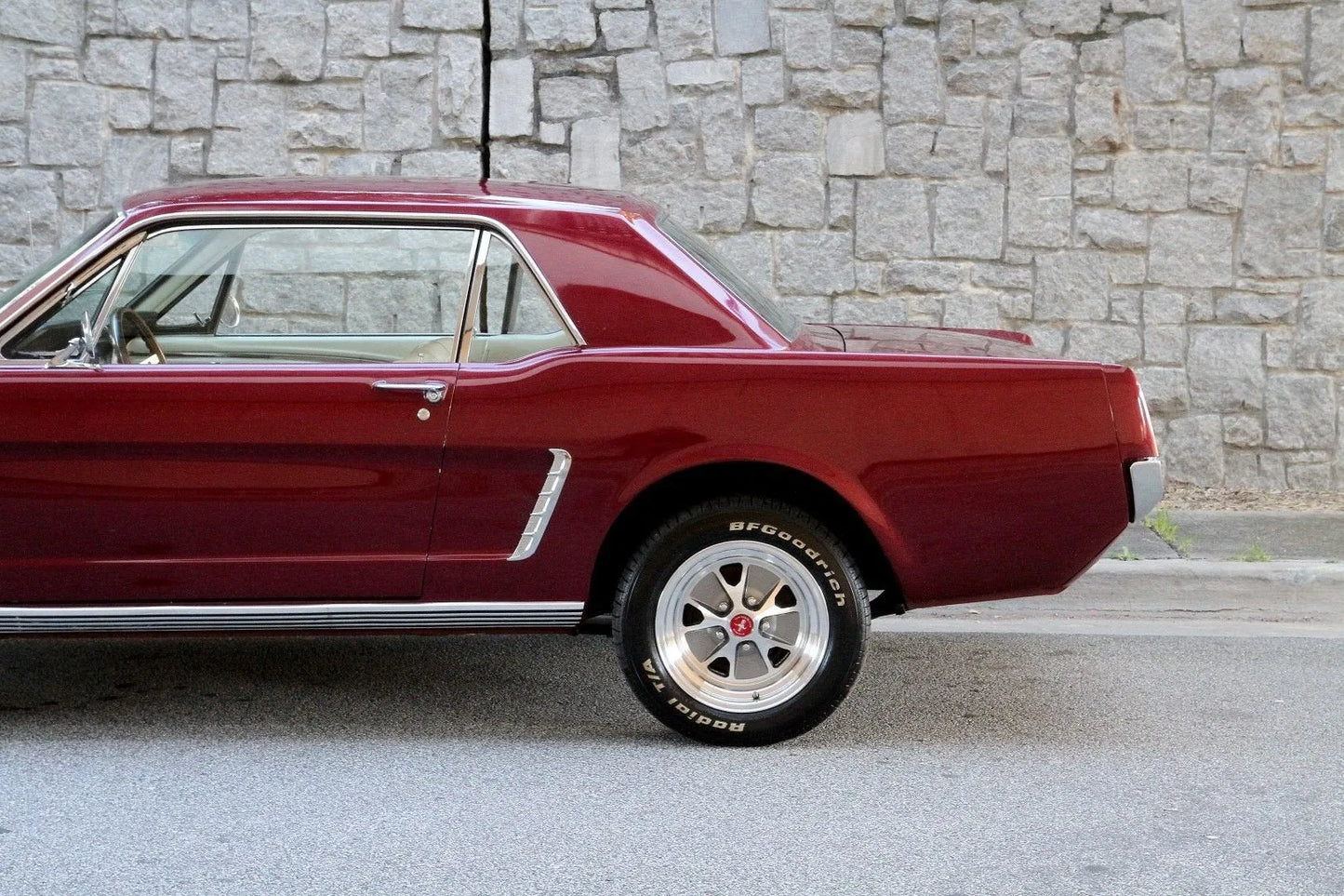Ford Vintage Burgundy Metallic X / M1632 | OEMatch Basecoat