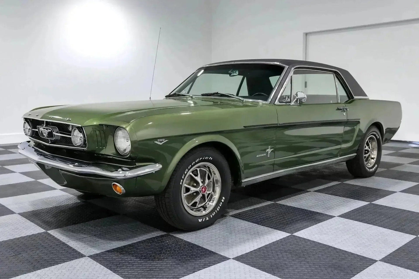 Ford Ivy Green Metallic 332 | OEMatch Basecoat