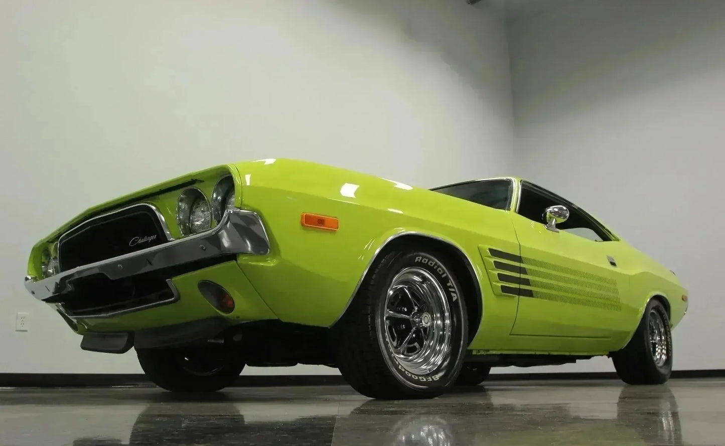 Dodge Curious Yellow Y3 | OEMatch Basecoat
