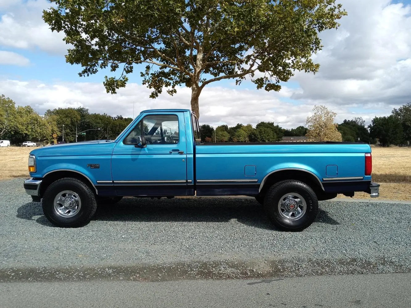 Ford Medium Lapis Metallic KE-6563 | OEMatch Basecoat