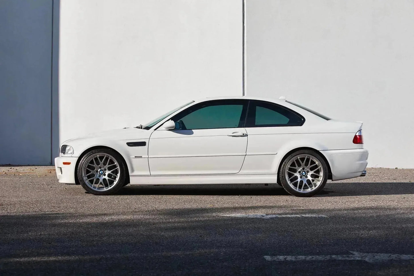 BMW Alpine White 300 | OEMatch Basecoat