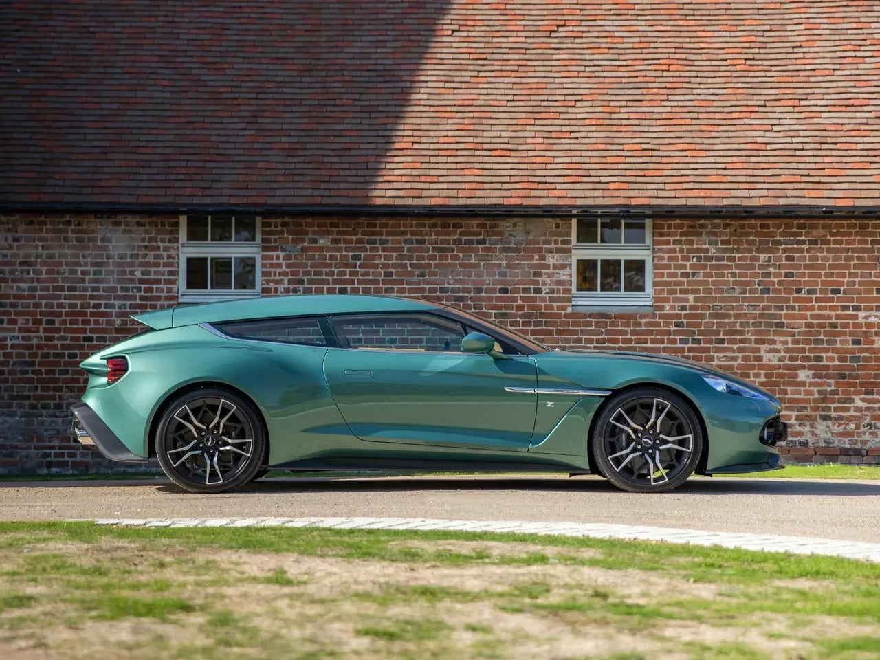 Aston Martin British Racing Green Metallic 1140 | OEMatch Basecoat