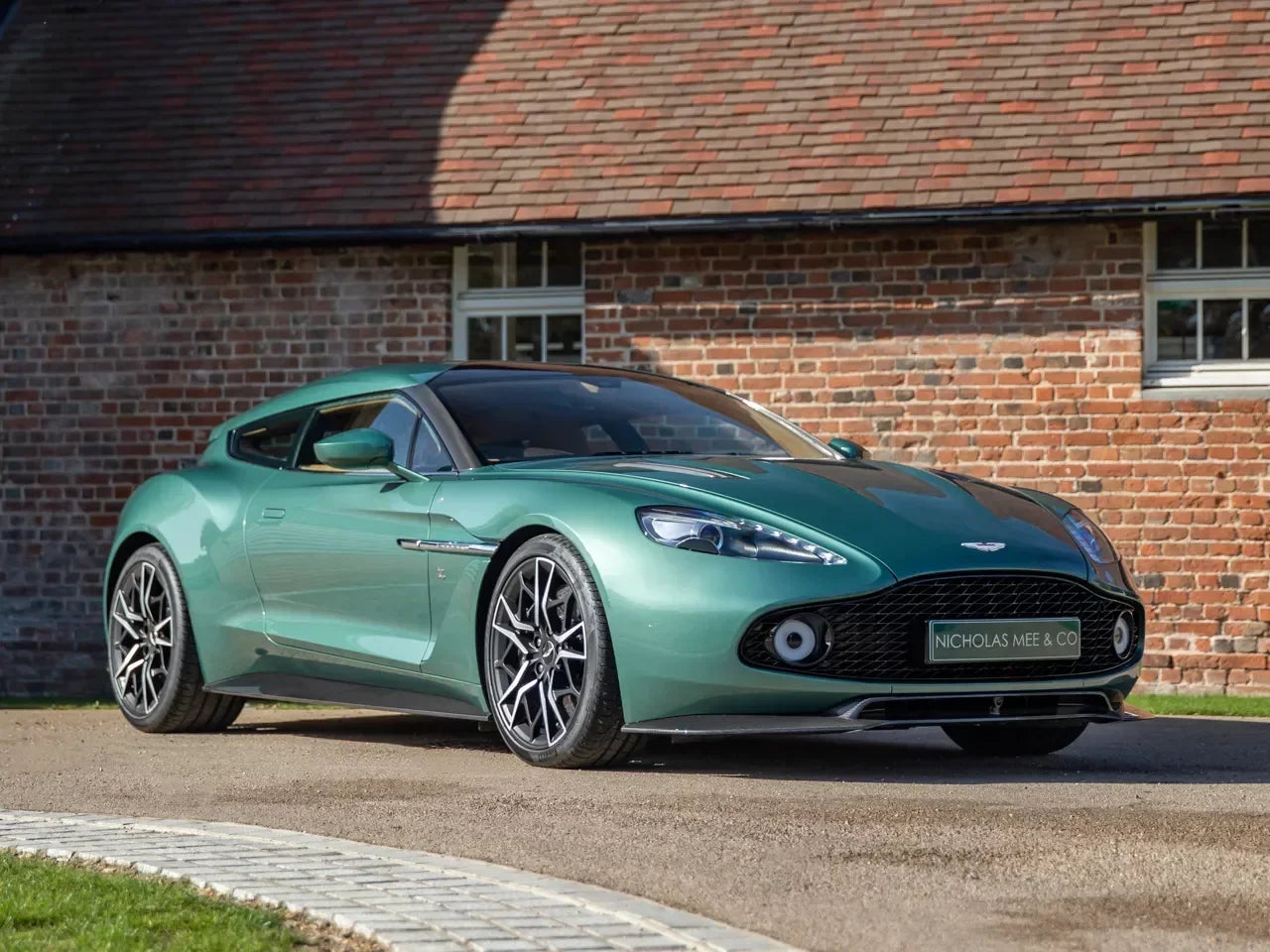 Aston Martin British Racing Green Metallic 1140 | OEMatch Basecoat