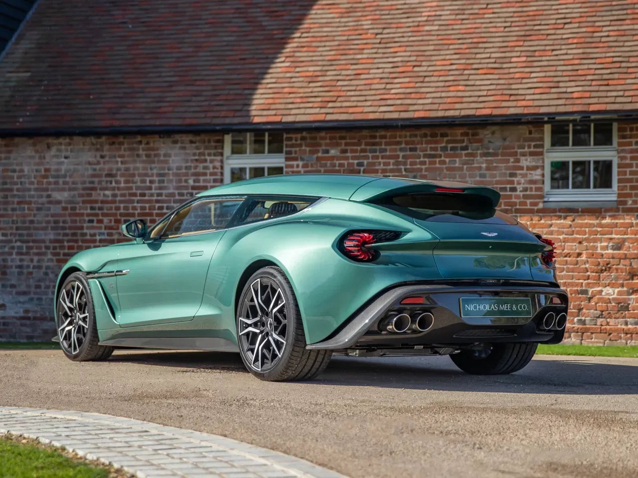 Aston Martin British Racing Green Metallic 1140 | OEMatch Basecoat