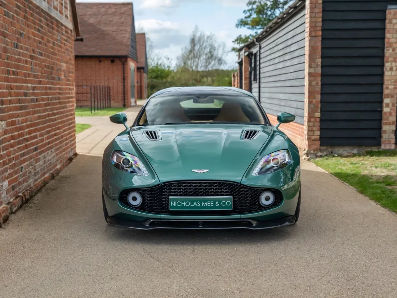 Aston Martin British Racing Green Metallic 1140 | OEMatch Basecoat