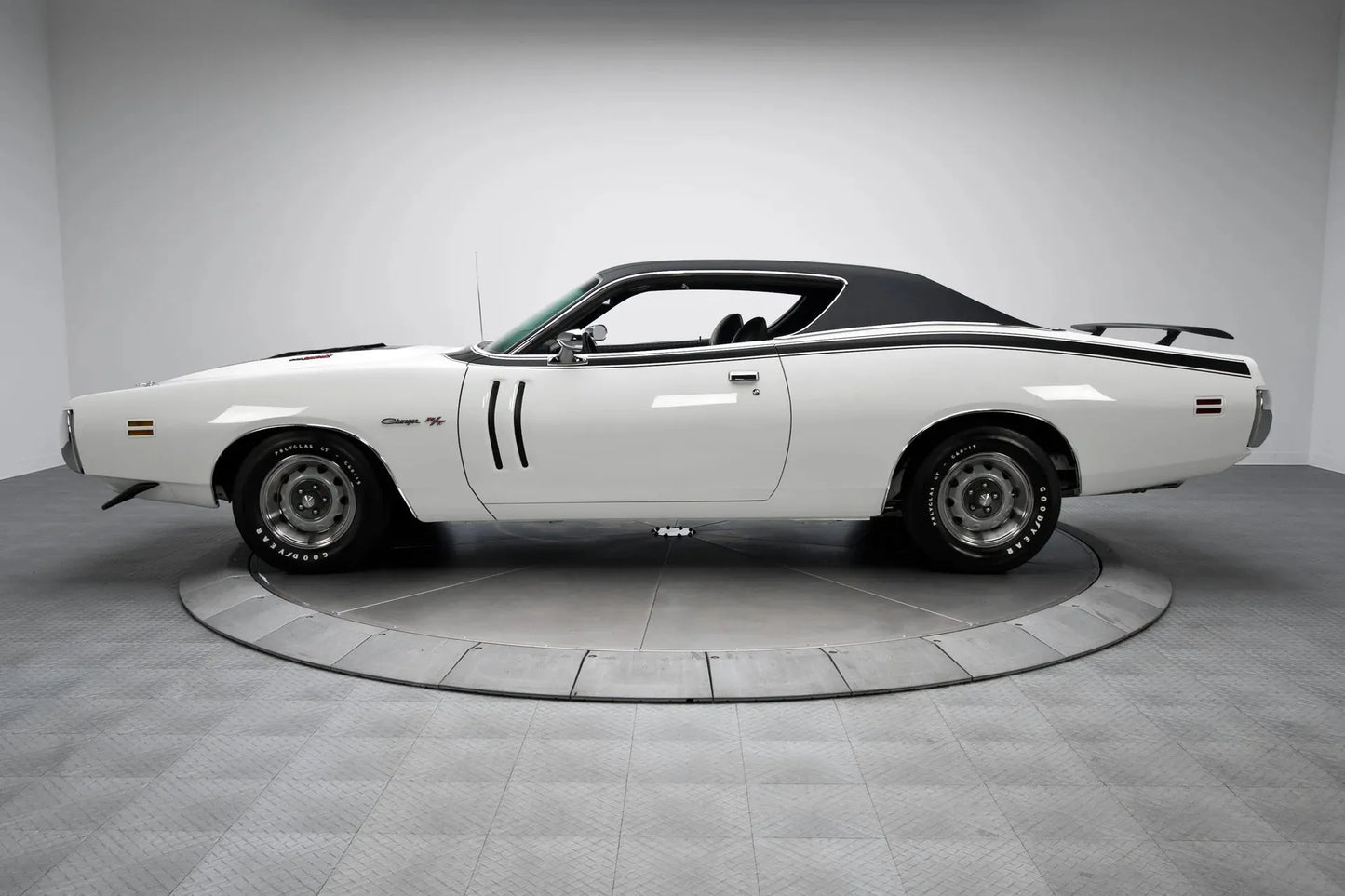 Chrysler Bright White PW6 | OEMatch Basecoat