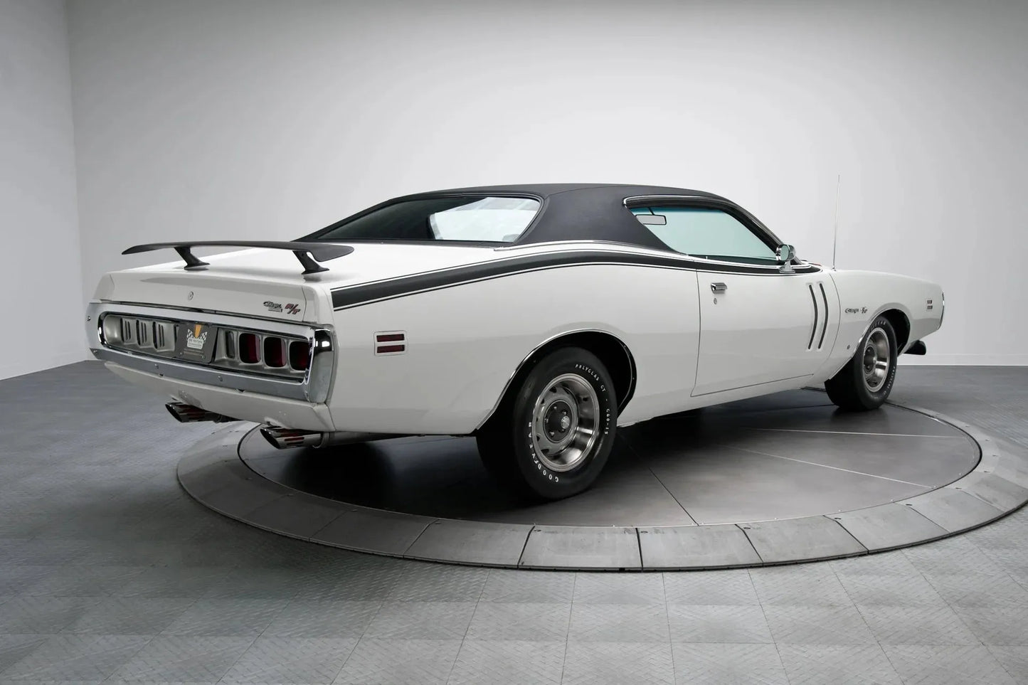 Chrysler Bright White PW6 | OEMatch Basecoat