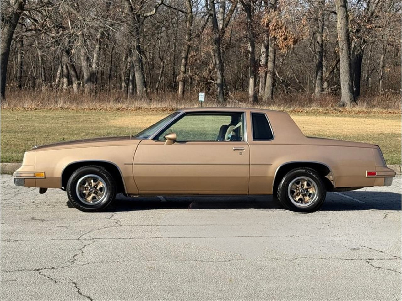 GM Medium Sandstone Metallic 68-7261 | OEMatch Basecoat